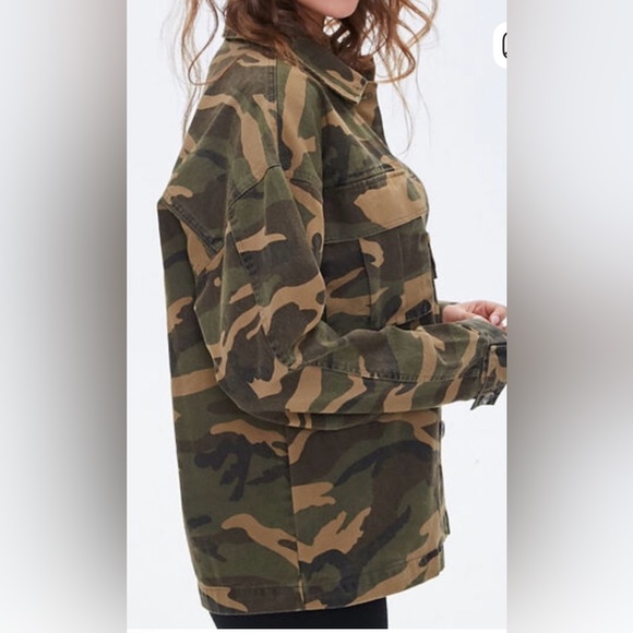 NWT Forever 21 Camouflage Women's Button Up Jacket/Shacket Sz S Sold Out Online - Picture 2 of 7